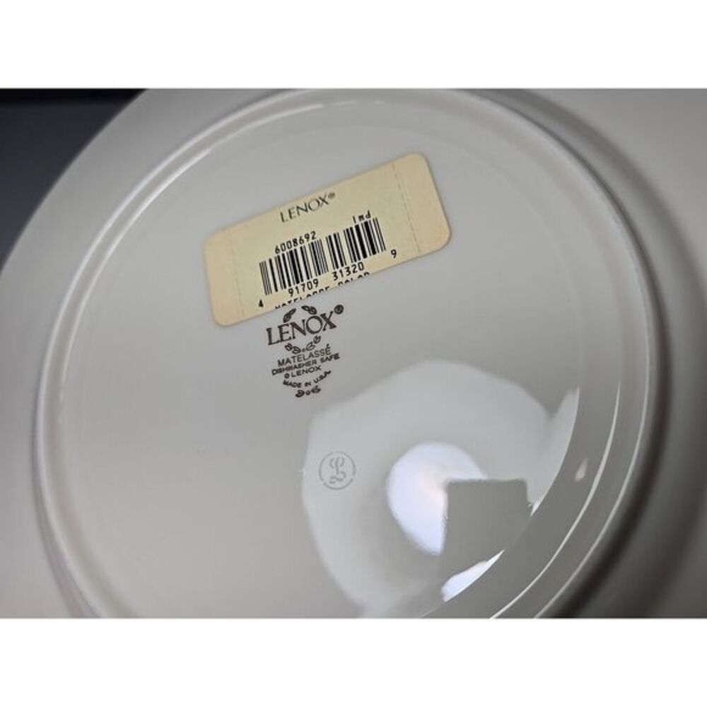 Lenox MATELASSE Salad Ivory And Gold Rim Plate 8 1/8"‎ - Picture 3 of 3